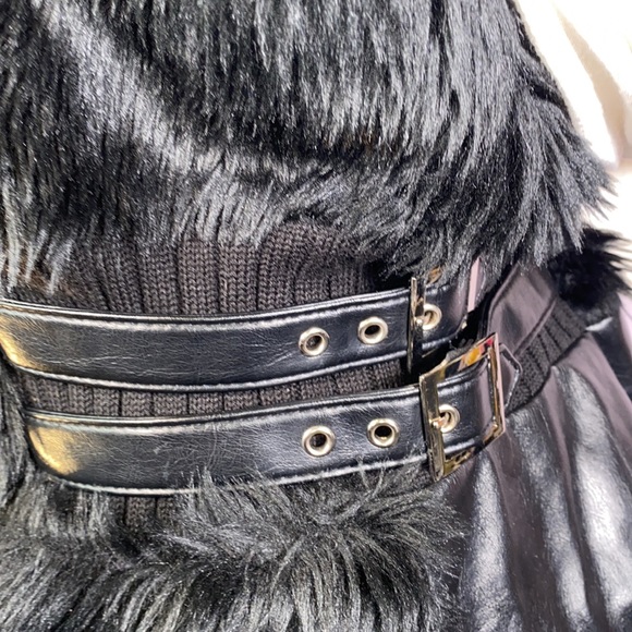 Dots Faux fur vest Size XL 🖤 - Picture 5 of 9